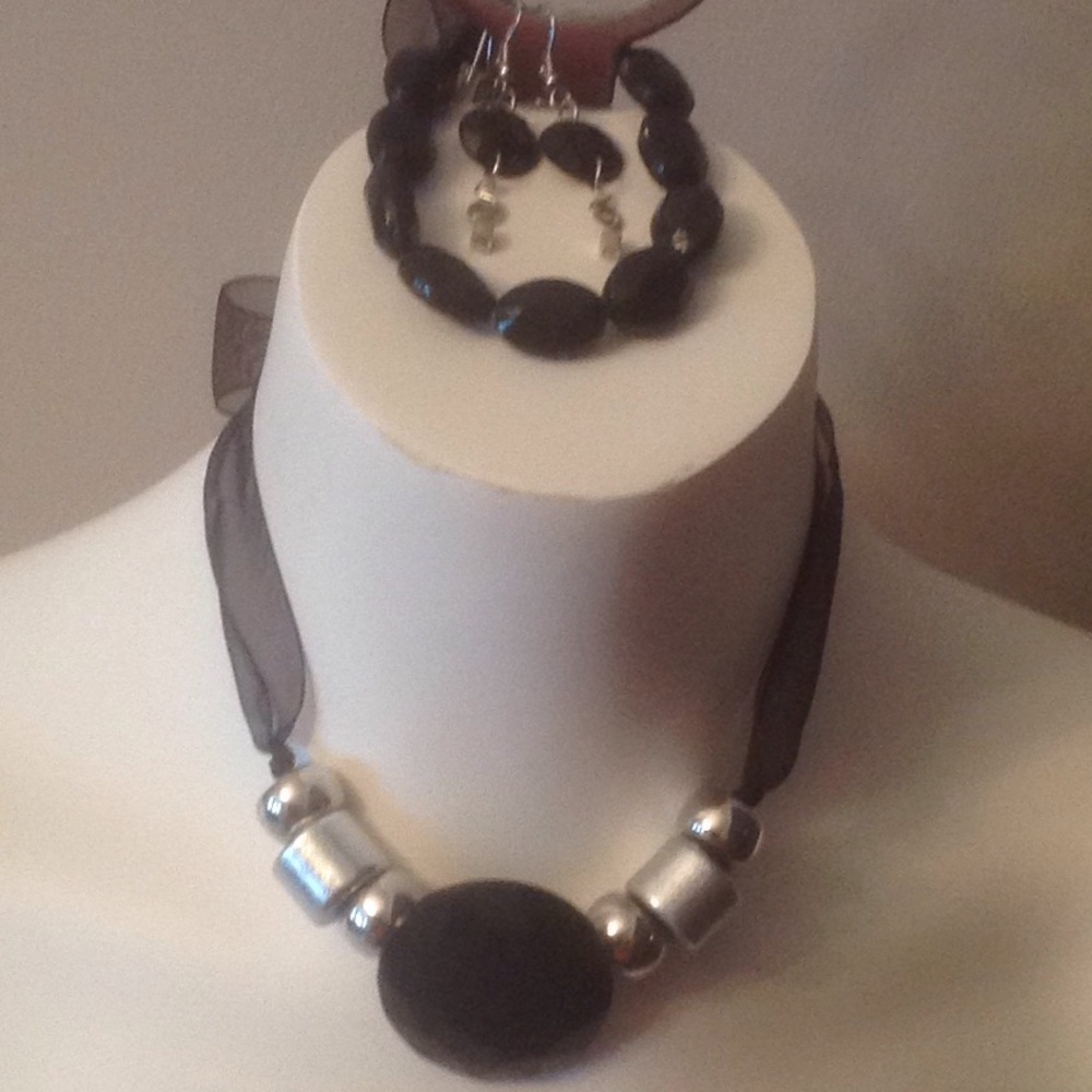 Black & silver jewelry set
